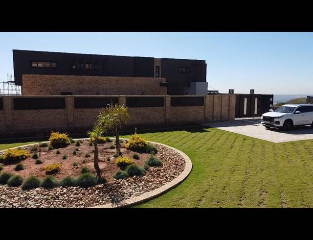 5 BEDROOM HOUSE FOR SALE IN NOORDHEUWEL